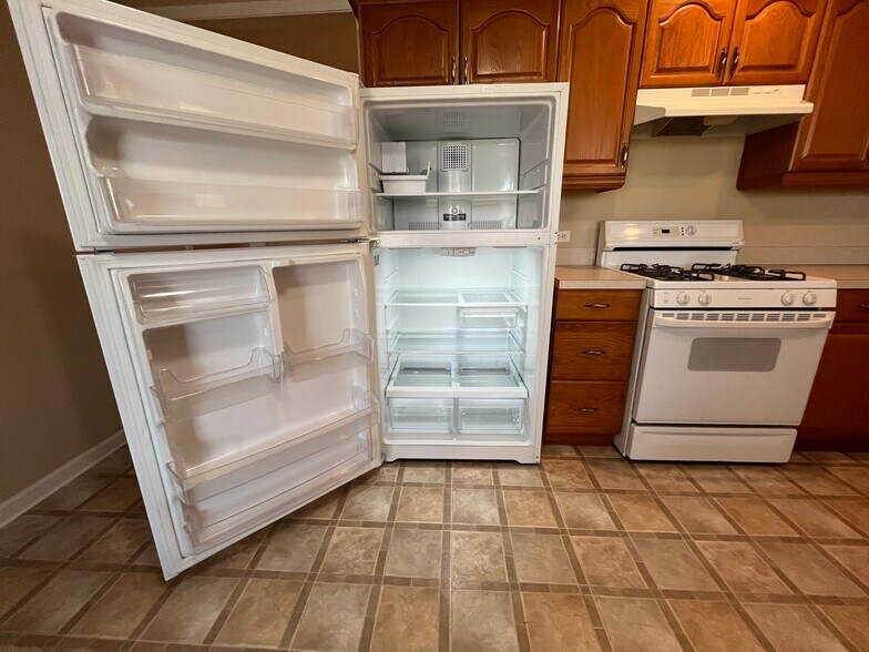 Refrigerator Open - 7218 Timber Trl