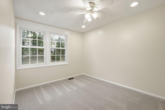 Building Photo - 9804 Gabon Ct