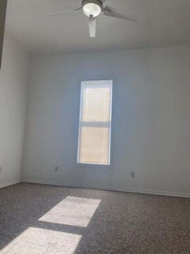 Building Photo - 1405 Garfield Ave