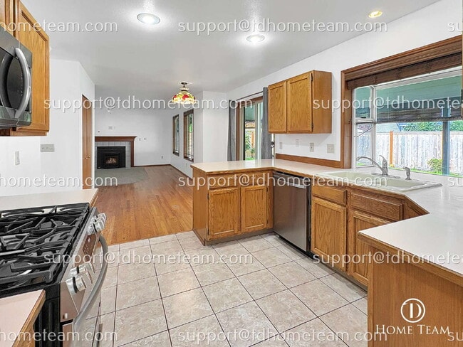 Building Photo - 1447 33rd St SE