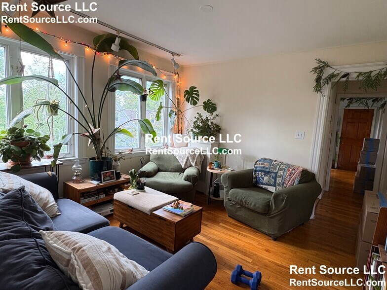 Building Photo - 19-21 Sartwell Ave. Unit 3