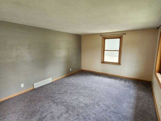 Building Photo - 4021 Harding Rd