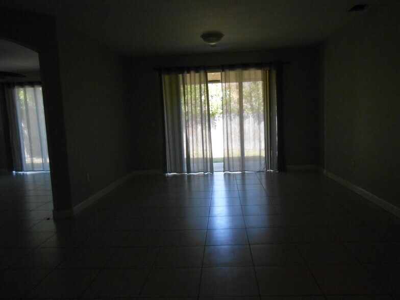 Building Photo - 12301 SW 124th Ter