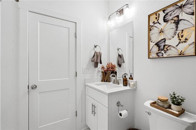 Building Photo - 2049 Chestnut Oak Trl