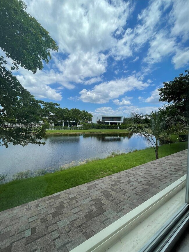 Building Photo - 207 Mallory Ct