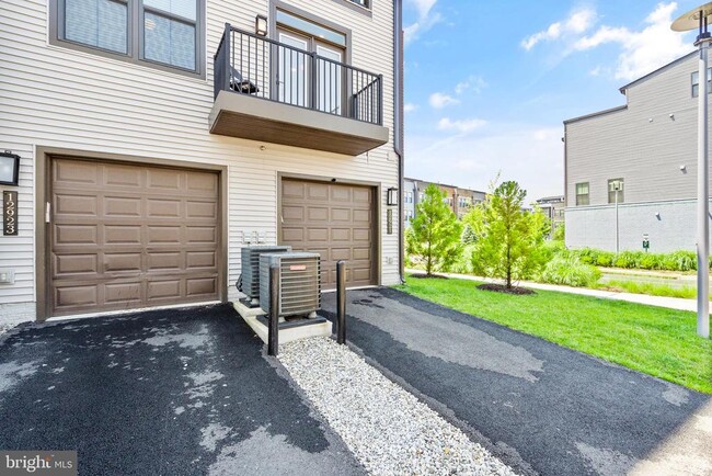 Building Photo - 12921 Sunrise Ridge Aly