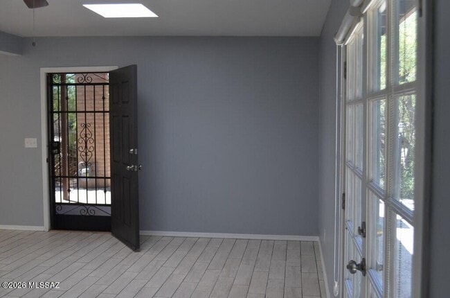 Building Photo - 9159 E Broadway Blvd