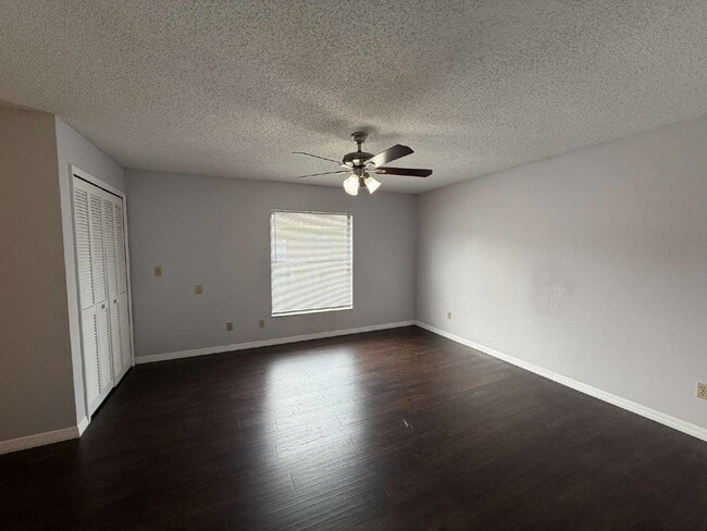 Building Photo - Charming 3 Bedroom with 2 Full Baths in Ca...
