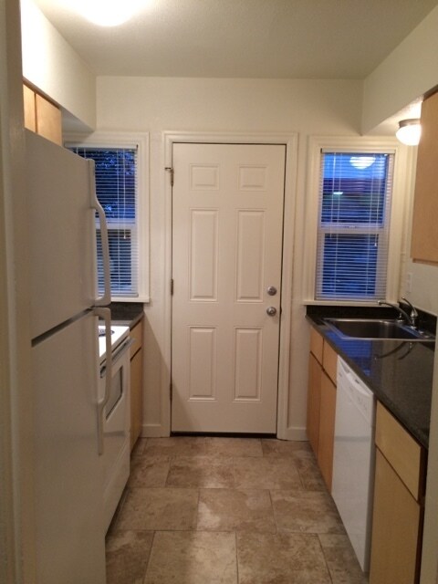 Building Photo - Overlook-Arbor Lodge Courtyard 4-plex Spac...