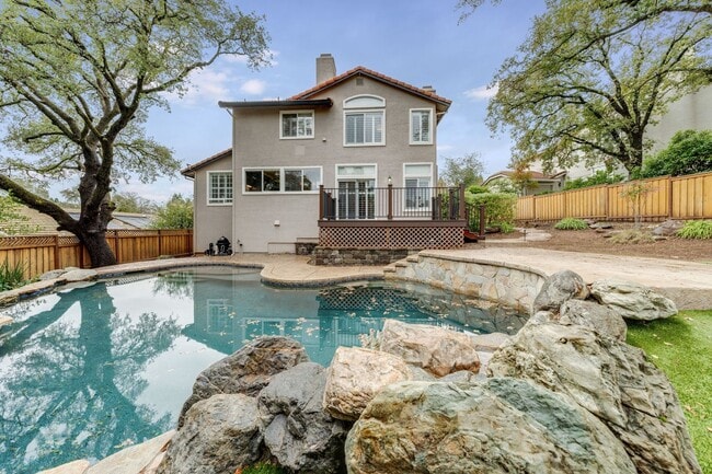 Building Photo - Stunning Folsom Split-Level Home with Pool & 3-Car Garage in Quiet Cul-De-Sac