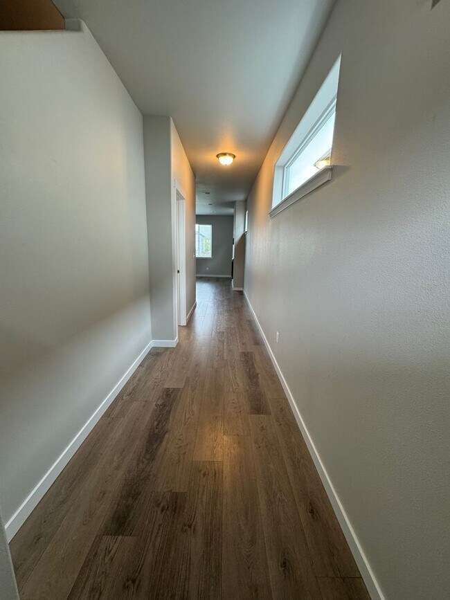 Building Photo - Stunning 3-Bedroom Home with Modern Comforts in a Quiet Neighborhood