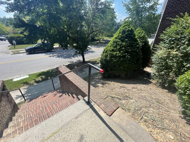 Building Photo - 701 Copperline Dr