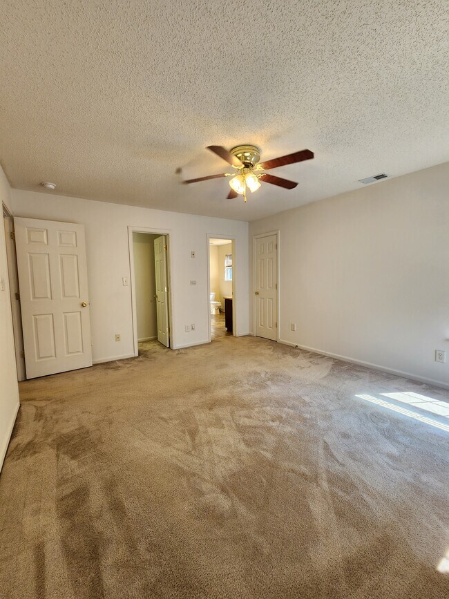 Building Photo - 276 Weatherford Way