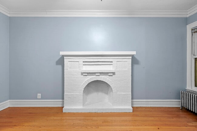 Building Photo - 304 S Kenilworth Ave