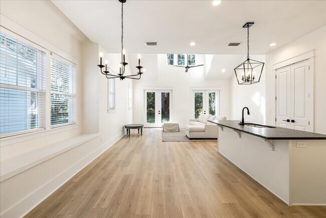 Building Photo - 4028 Poets Trl