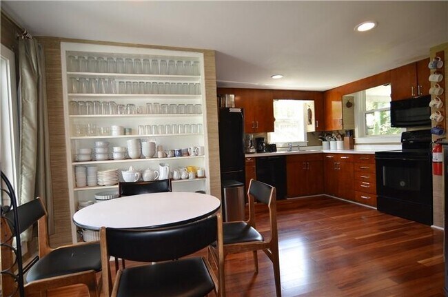 Building Photo - 23 Avenue B