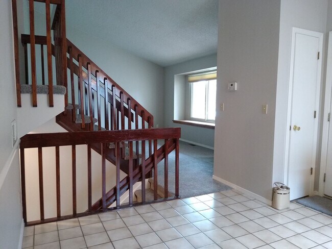 Building Photo - Lovely Split Level Ranch Home in Louisville Next To Open Space