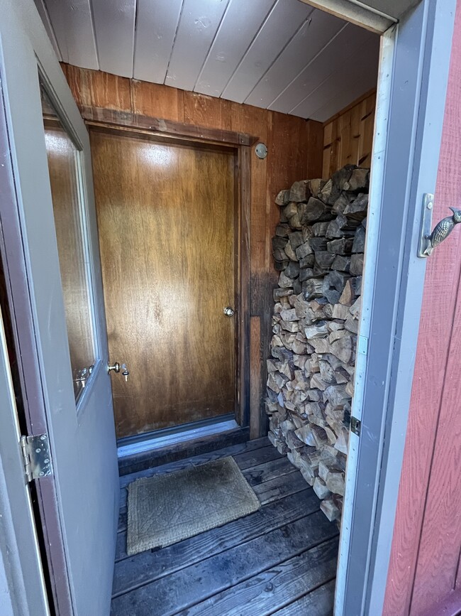 Building Photo - 510 Little Mountain Ln