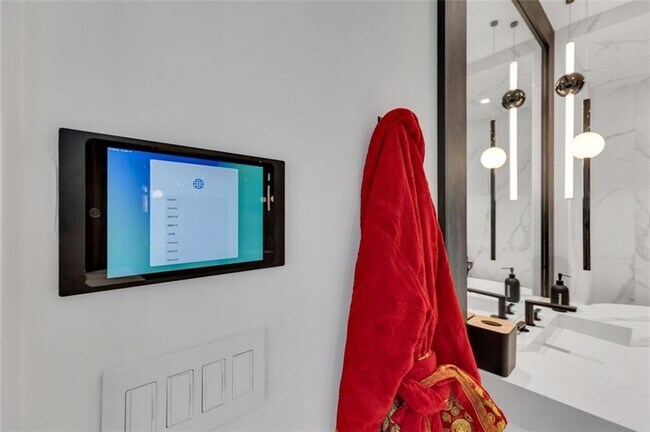 Building Photo - 2233 Peachtree Rd NE