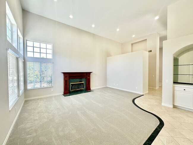 Building Photo - 4286 La Canada Rd