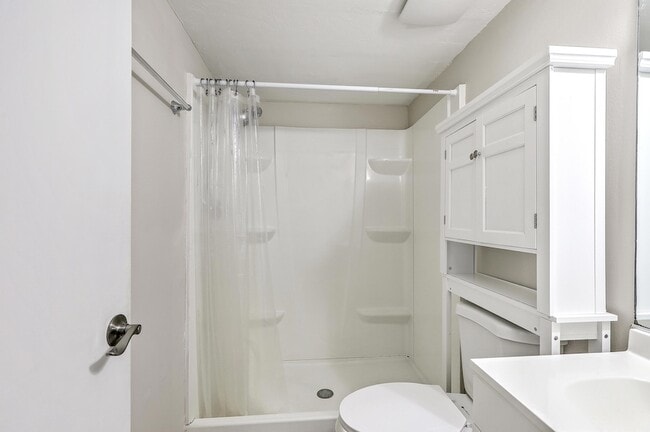 Building Photo - 2162 Bees Ferry Rd