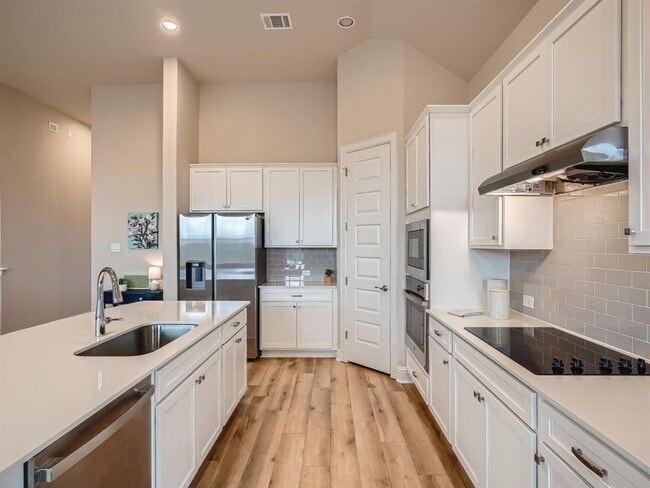 Building Photo - 1220 Highland Ridge Rd