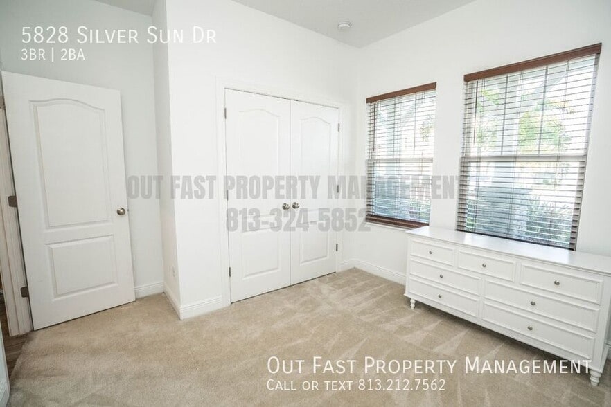 Building Photo - 5828 Silver Sun Dr