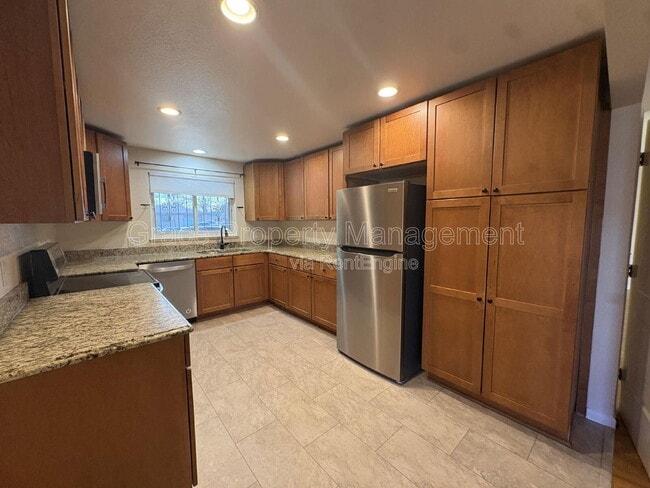 Building Photo - 3183 Vaughn St