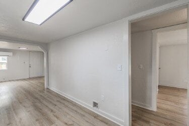 Building Photo - "Charming 2-Bedroom Retreat with Huge Yard...