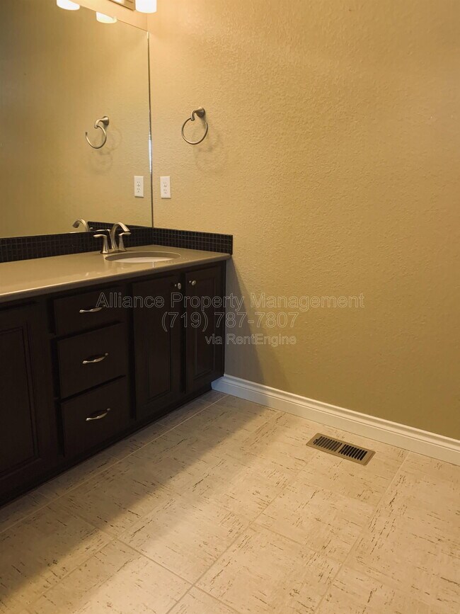 Building Photo - 8284 Cypress Wood Dr