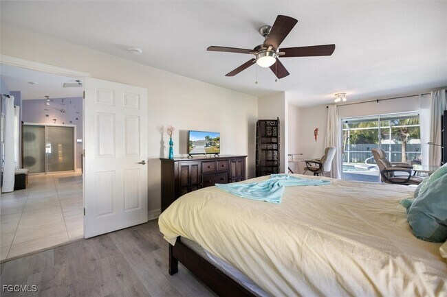 Building Photo - 4516 SW 21st Pl