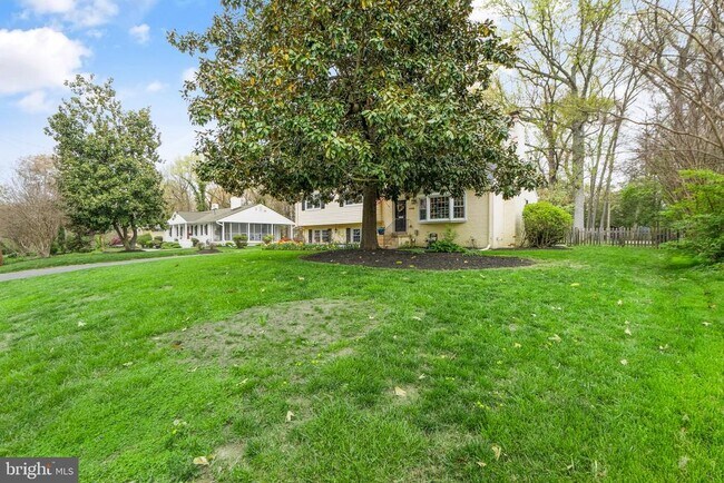 Building Photo - 4408 Tarpon Ln