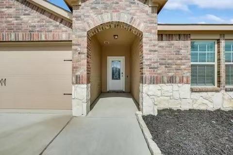 Building Photo - 829 English Dr