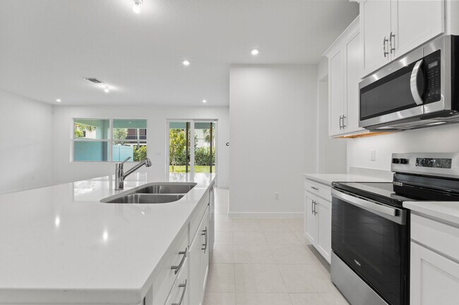 Building Photo - 7292 Lenora Ln