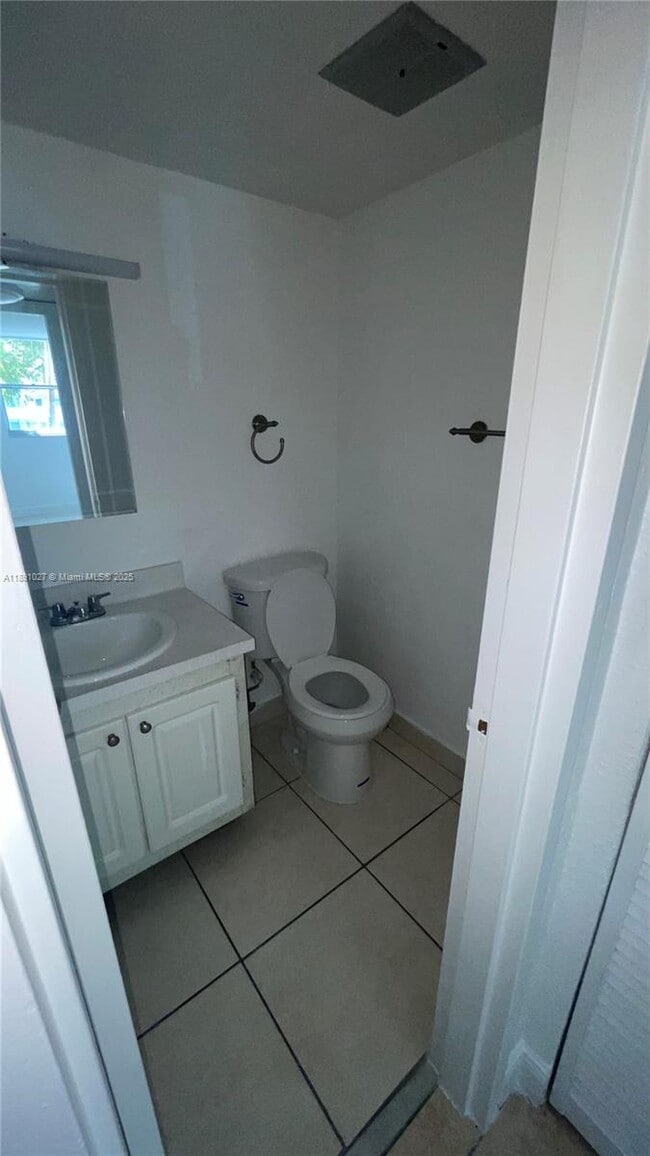 Building Photo - 1805 Sans Souci Blvd