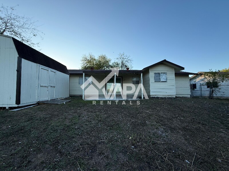 Building Photo - 1906 Wilsons Creek St