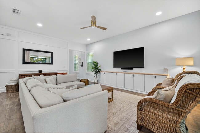 Building Photo - 10522 Cardera Dr