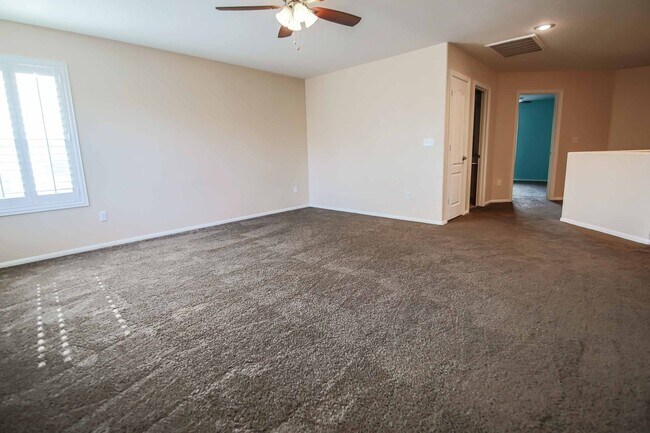 Building Photo - Southern Highlands Beauty with Expansive Loft & Designer Upgrades!