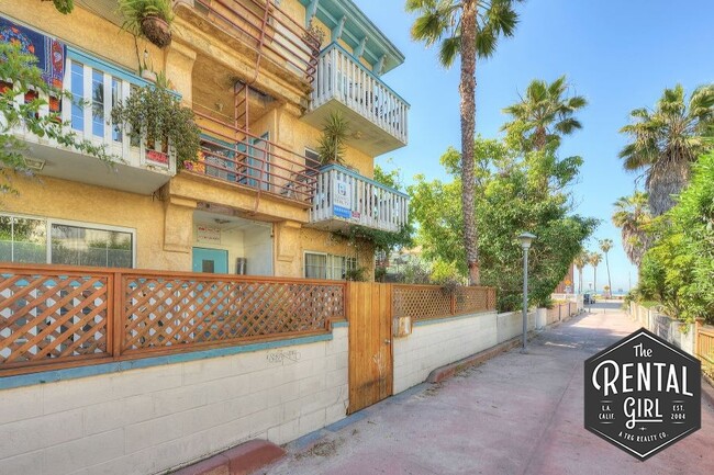 Building Photo - 26 Breeze Ave