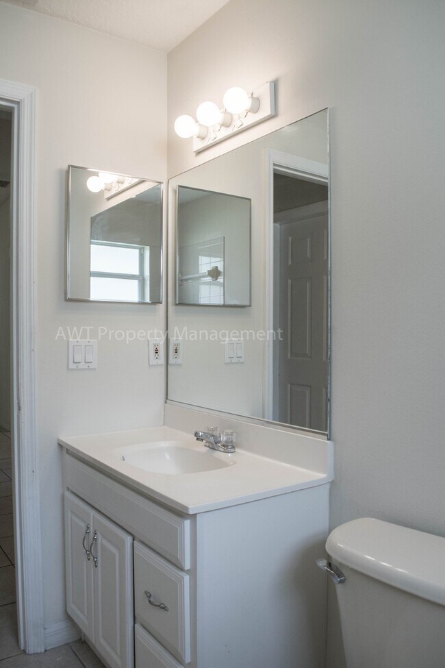 Building Photo - 90a Farmsworth Dr