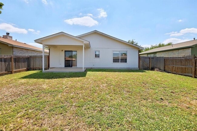 Building Photo - 2101 Parksville Way