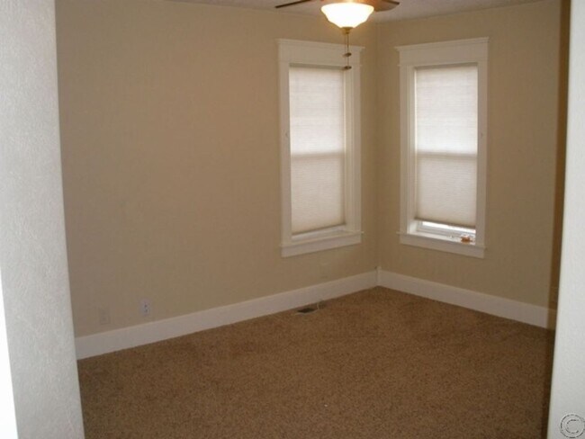 Building Photo - Stunning 4 bed, 3.75 bath Hamilton Home.