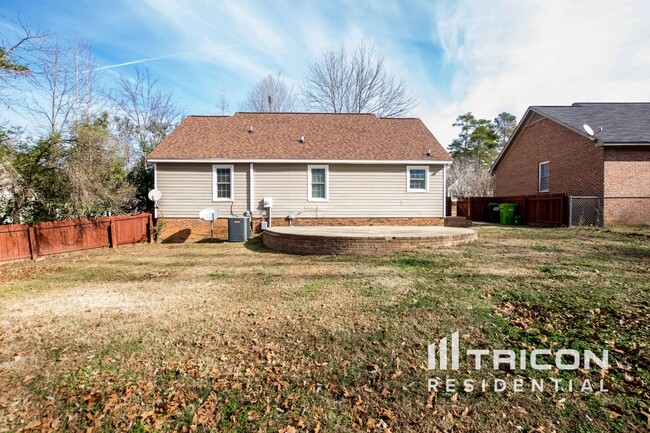 Building Photo - 516 Kenton Dr