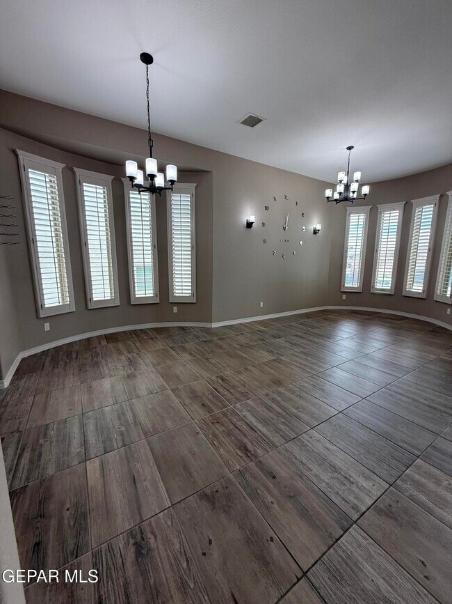 Building Photo - 12551 New Dawn Dr