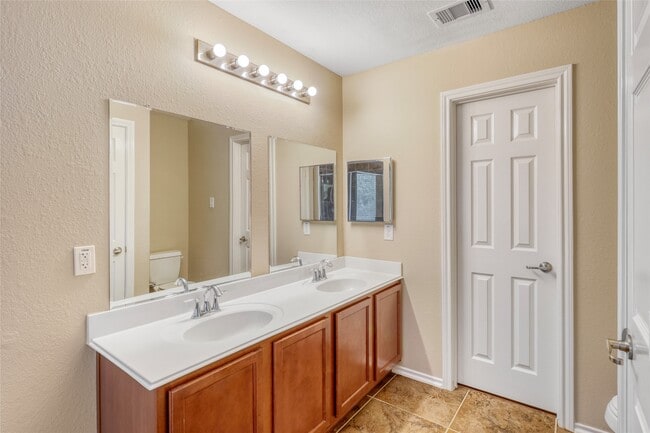 Building Photo - 24558 Folkstone Cir
