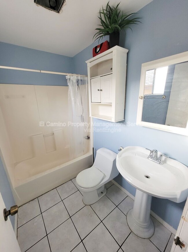 Building Photo - 734 Williamson Ave