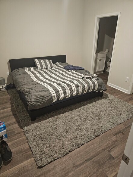 Building Photo - 402 Toledo St