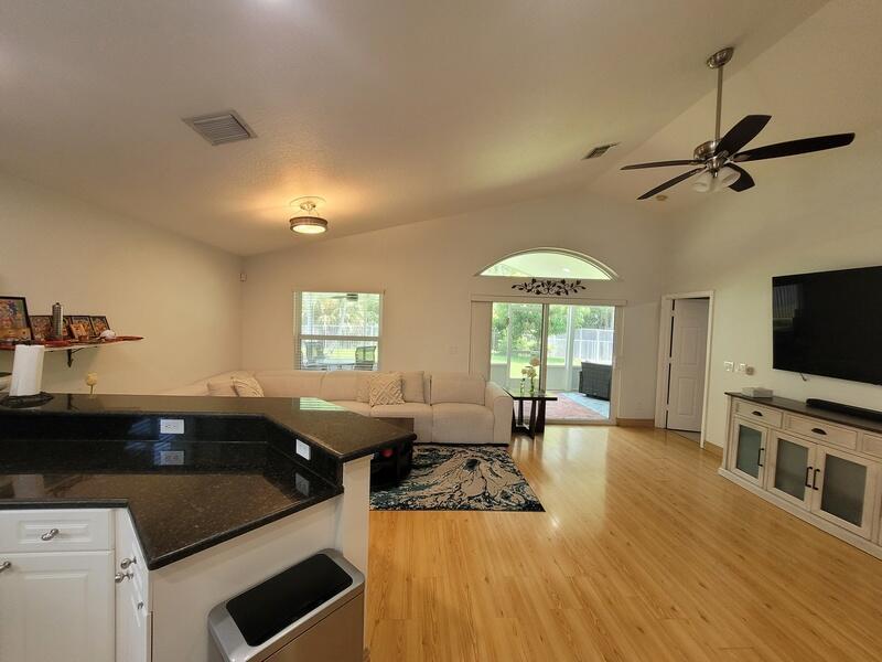 Building Photo - 10674 Oak Bend Way