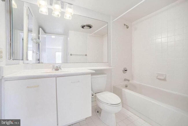 Building Photo - 2111 Wisconsin Ave NW