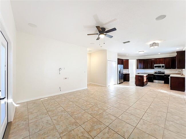 Building Photo - 10817 Masters Dr